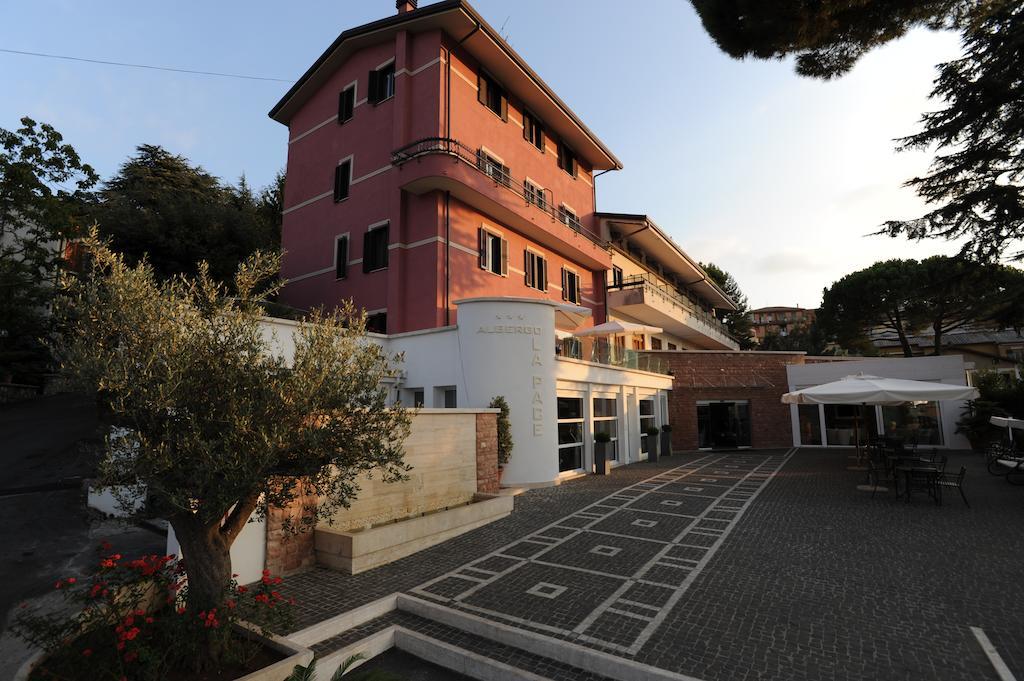 Albergo La Pace Segni Luaran gambar