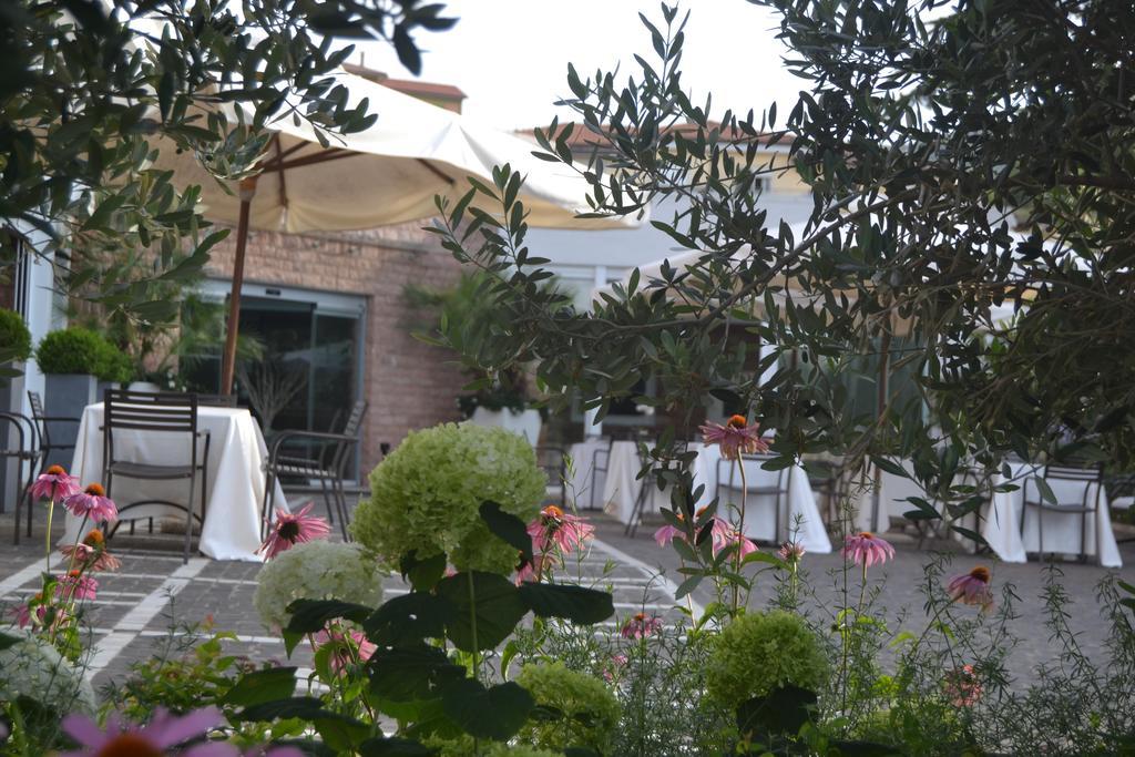Albergo La Pace Segni Luaran gambar
