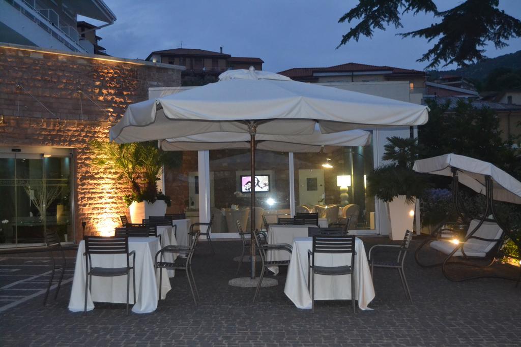 Albergo La Pace Segni Luaran gambar