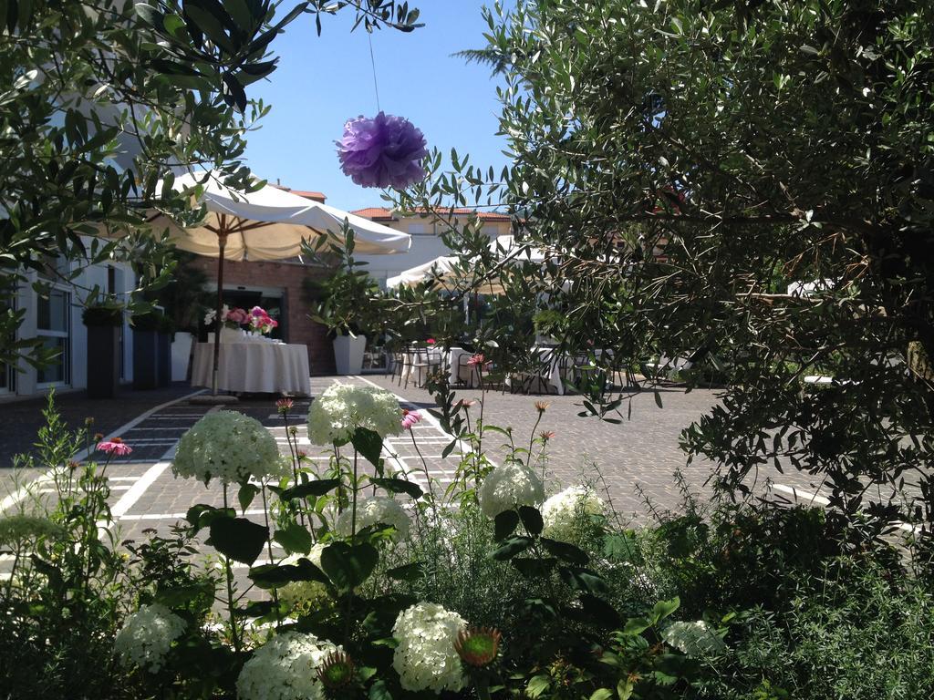 Albergo La Pace Segni Luaran gambar